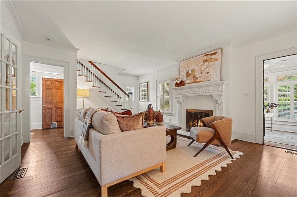 3 bedroom, 3 bathroom, 2,244 sq ft single family residence for sale at 1180 Cameron Court, Atlanta, GA 30306 — photo 6