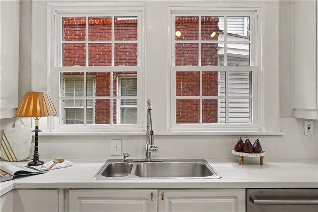 3 bedroom, 3 bathroom, 2,244 sq ft single family residence for sale at 1180 Cameron Court, Atlanta, GA 30306 — photo 9
