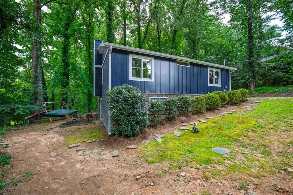 4 bedroom, 2 bathroom, 1,825 sq ft single family residence for sale at 386 Longview Drive, Dawsonville, GA 30534 — photo 6