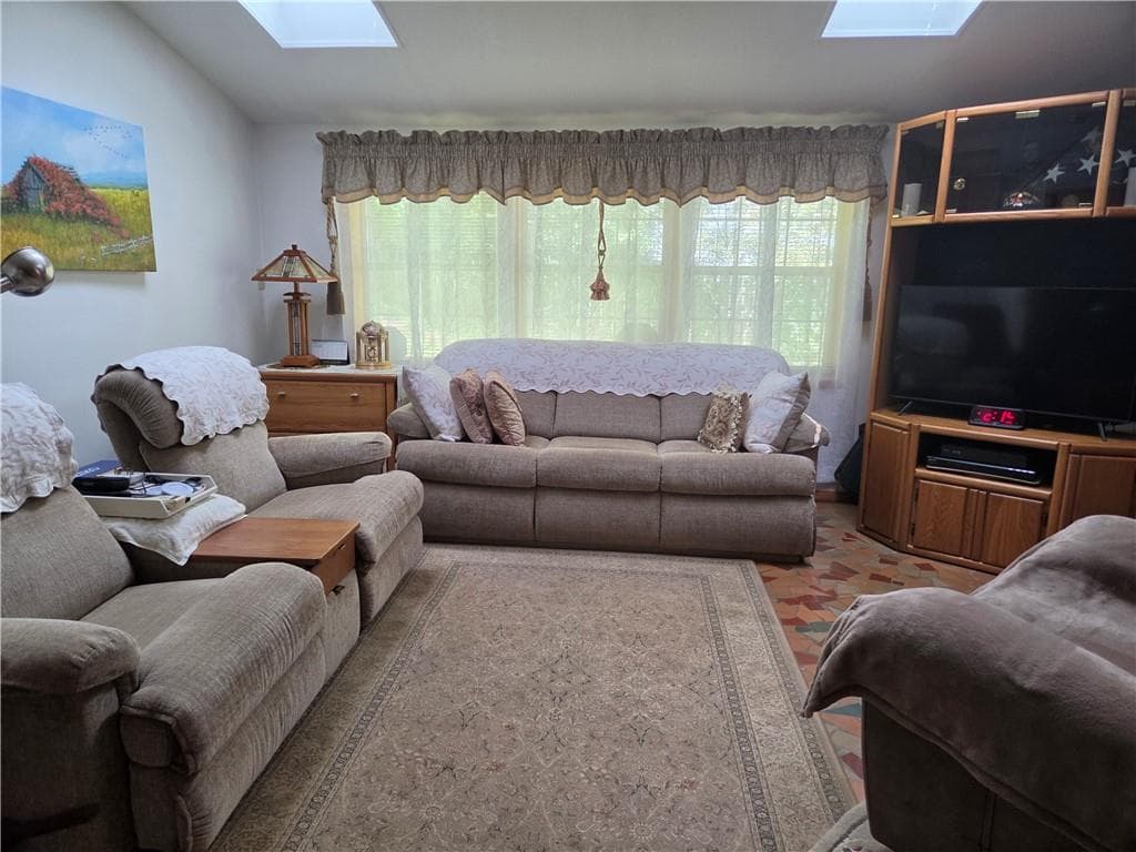3 bedroom, 2 bathroom, 1,848 sq ft single family residence for sale at 3273 Pin Oak Circle, Atlanta, GA 30340 — photo 4