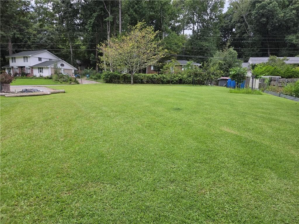 3 bedroom, 2 bathroom, 1,848 sq ft single family residence for sale at 3273 Pin Oak Circle, Atlanta, GA 30340 — photo 7