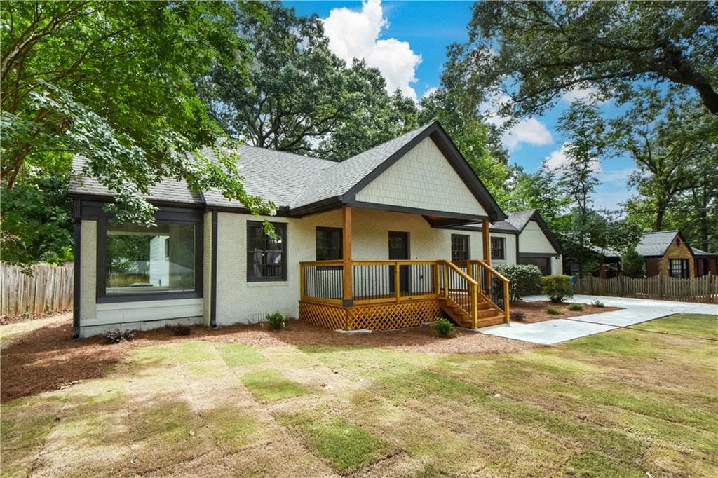 4 bedroom, 5 bathroom, 2,500 sq ft single family residence for sale at 1062 Bouldercrest Drive, Atlanta, GA 30316 — photo 2