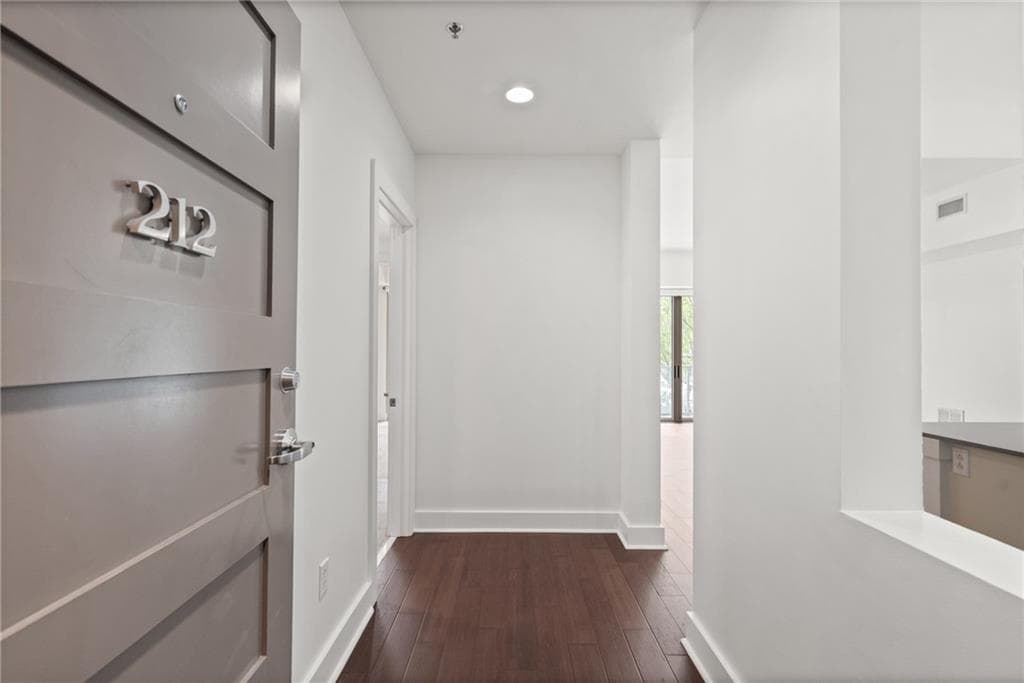 2 bedroom, 2 bathroom, 1,256 sq ft condominium for rent at 1100 Howell Mill Road 212, Atlanta, GA 30318 for $3,250 a month — photo 5