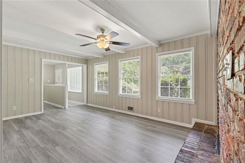 4 bedroom, 2 bathroom, 2,368 sq ft single family residence under contract at 4295 Autumn Hill Drive, Stone Mountain, GA 30083 — photo 4