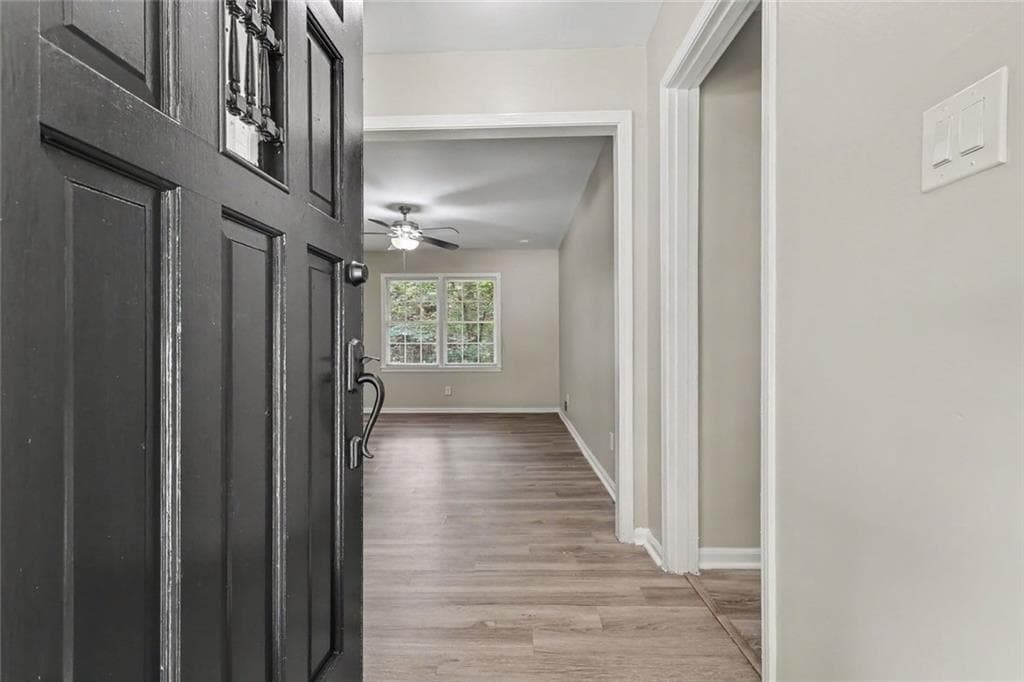 4 bedroom, 2 bathroom, 2,368 sq ft single family residence under contract at 4295 Autumn Hill Drive, Stone Mountain, GA 30083 — photo 5