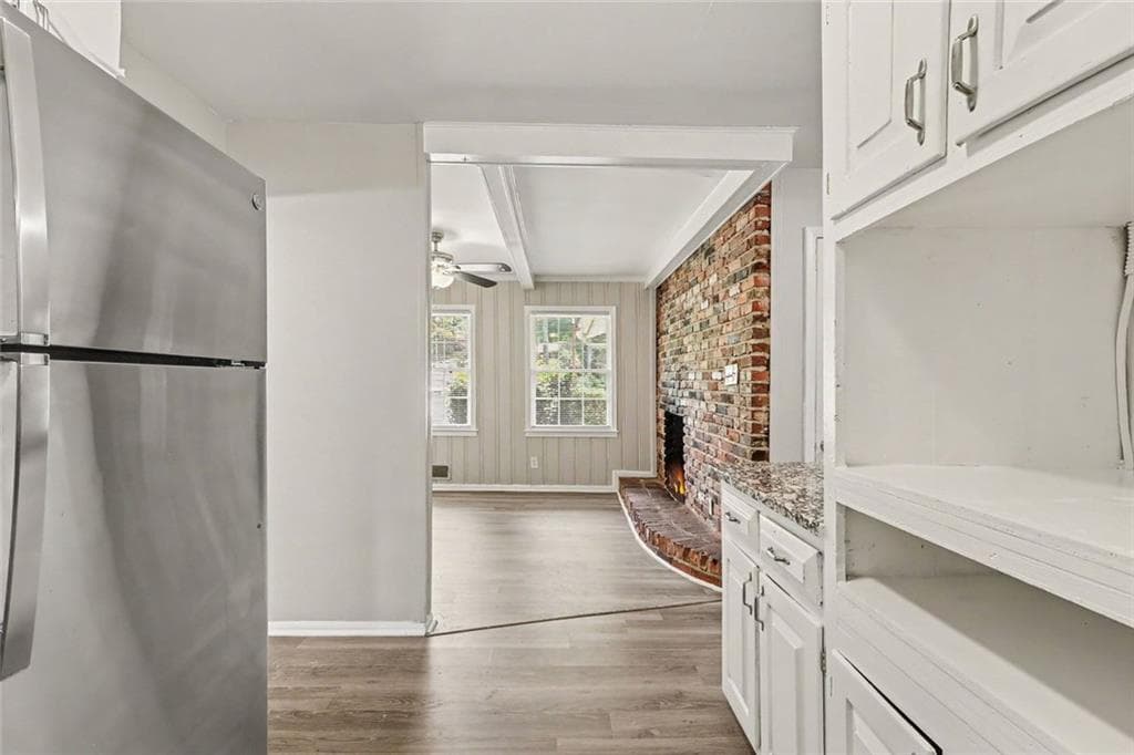 4 bedroom, 2 bathroom, 2,368 sq ft single family residence under contract at 4295 Autumn Hill Drive, Stone Mountain, GA 30083 — photo 7