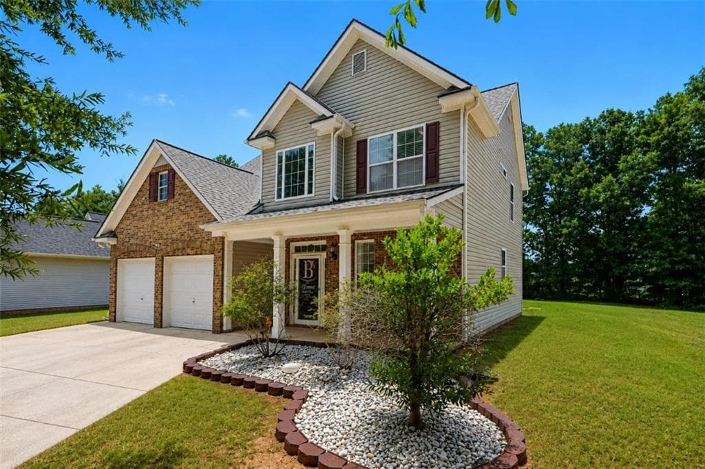 3 bedroom, 3 bathroom, 2,180 sq ft home for sale at 140 Revolutionary Drive, Hampton, GA