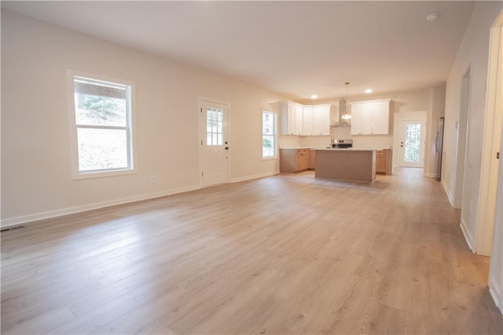 3 bedroom, 2 bathroom, 1,320 sq ft single family residence for sale at 604 Trump Court, Carrollton, GA 30116 — photo 9
