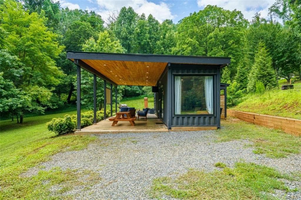 1 bedroom, 1 bathroom, 540 sq ft single family residence under contract at 1824 Colwell Road, Blue Ridge, GA 30513 — photo 5