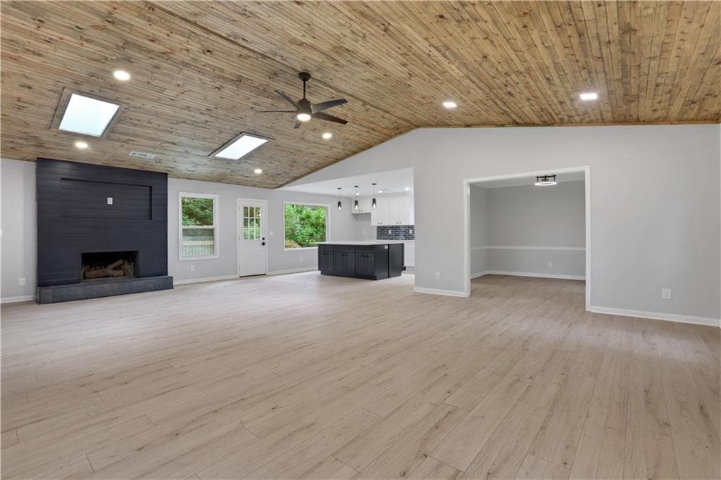 5 bedroom, 3 bathroom, 2,973 sq ft single family residence for sale at 3341 Camelot Drive, Marietta, GA 30062 — photo 5