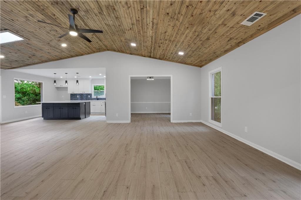 5 bedroom, 3 bathroom, 2,973 sq ft single family residence for sale at 3341 Camelot Drive, Marietta, GA 30062 — photo 6