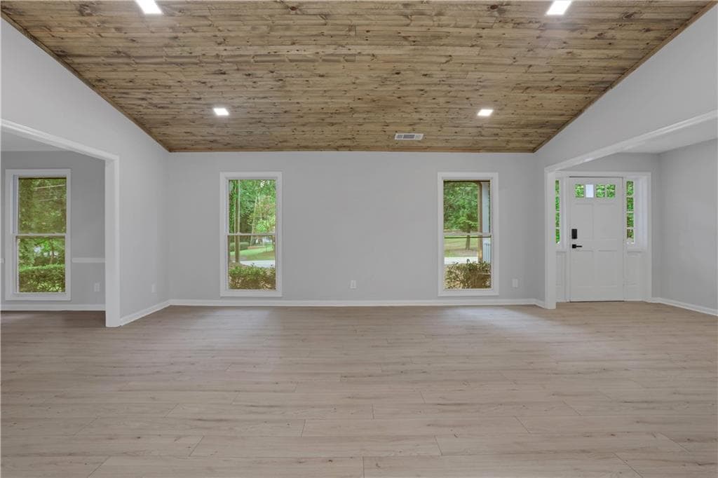5 bedroom, 3 bathroom, 2,973 sq ft single family residence for sale at 3341 Camelot Drive, Marietta, GA 30062 — photo 7