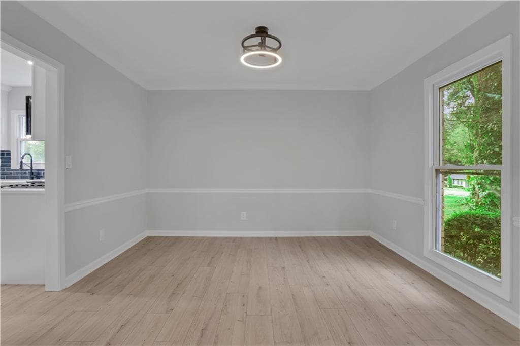 5 bedroom, 3 bathroom, 2,973 sq ft single family residence for sale at 3341 Camelot Drive, Marietta, GA 30062 — photo 9