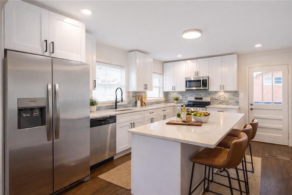 3 bedroom, 2 bathroom, 1,350 sq ft single family residence for sale at 1652 Brewer Boulevard, Atlanta, GA 30310 — photo 7
