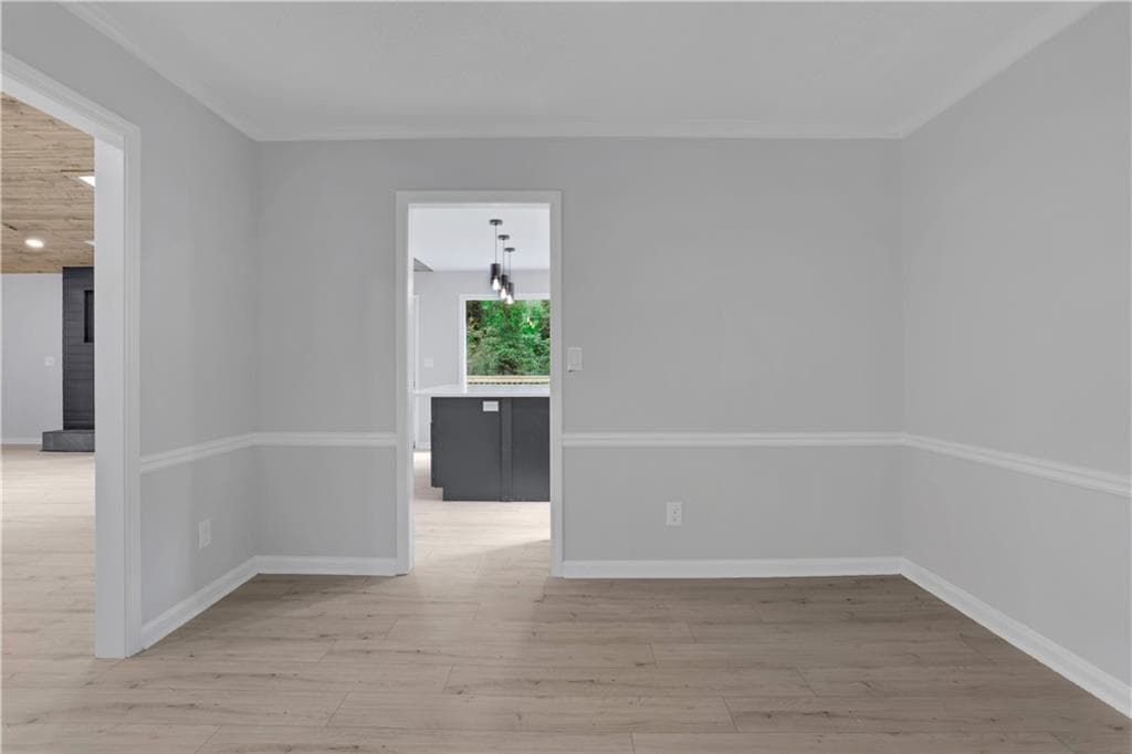 5 bedroom, 3 bathroom, 2,973 sq ft single family residence for sale at 3341 Camelot Drive, Marietta, GA 30062 — photo 10