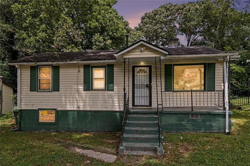 4 bedroom, 2 bathroom, 1,500 sq ft single family residence for sale at 2203 Tiger Flowers Drive, Atlanta, GA 30314 — photo 2