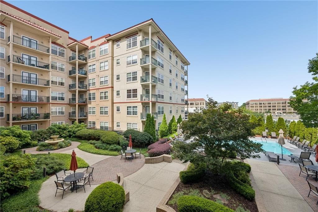 1 bedroom, 1 bathroom, 886 sq ft condominium for rent at 230 E Ponce De Leon Avenue 221, Decatur, GA 30030 for $2,000 a month — photo 2