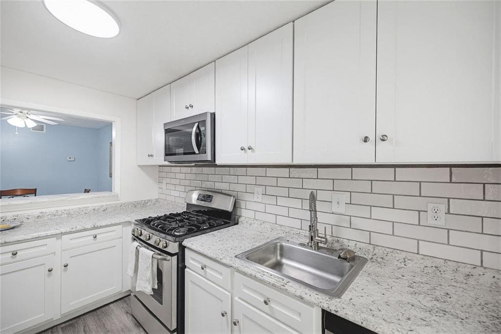 1 bedroom, 1 bathroom, 861 sq ft condominium for sale at 703 Woodcliff Drive, Sandy Springs, GA 30350 — photo 4