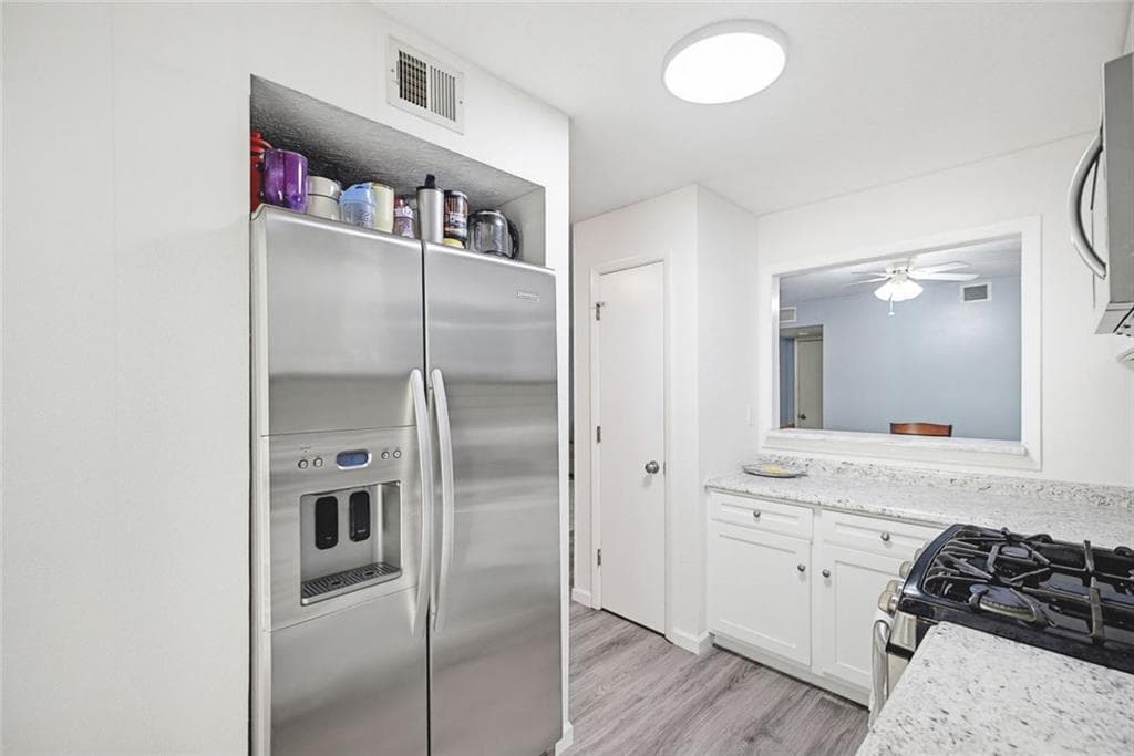 1 bedroom, 1 bathroom, 861 sq ft condominium for sale at 703 Woodcliff Drive, Sandy Springs, GA 30350 — photo 5