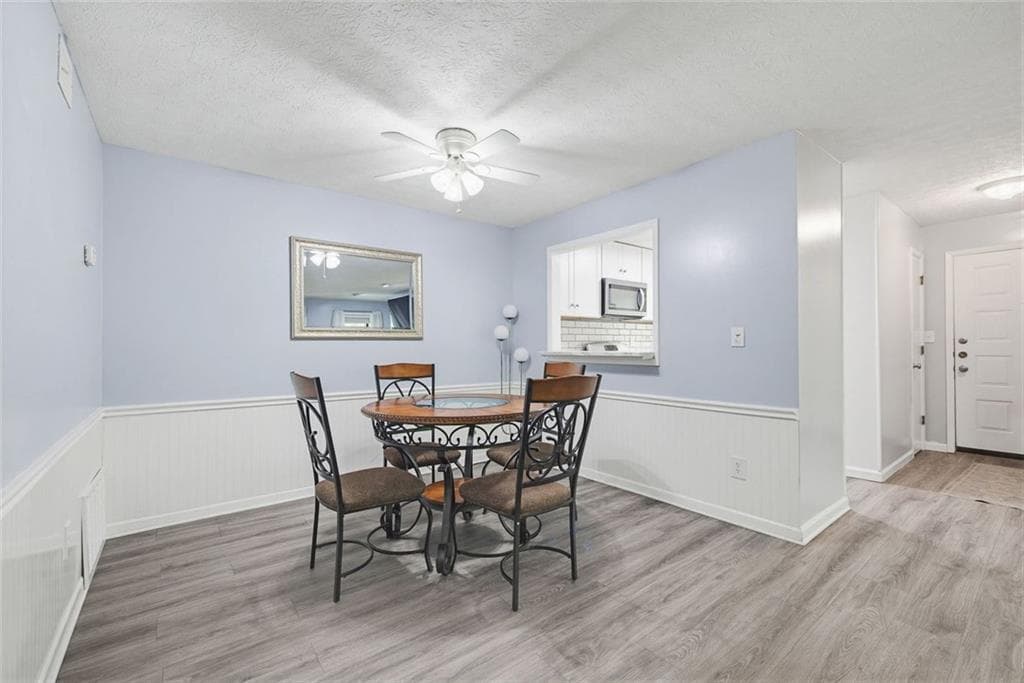 1 bedroom, 1 bathroom, 861 sq ft condominium for sale at 703 Woodcliff Drive, Sandy Springs, GA 30350 — photo 6