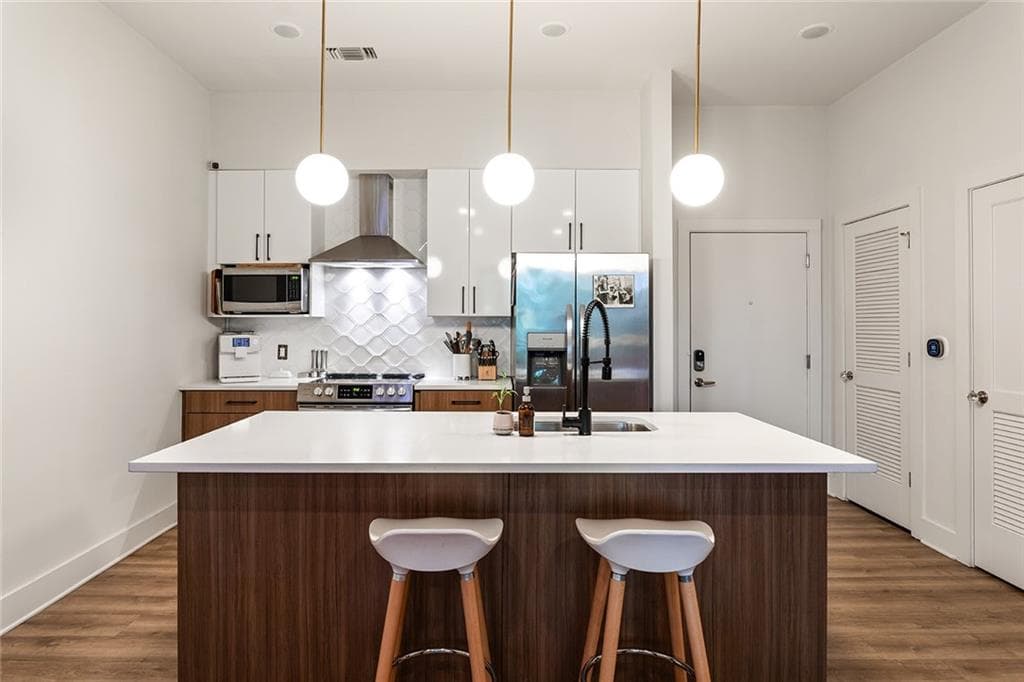 1 bedroom, 1 bathroom, 805 sq ft condominium for sale at 112 Rogers Street 204, Atlanta, GA 30317 — photo 4