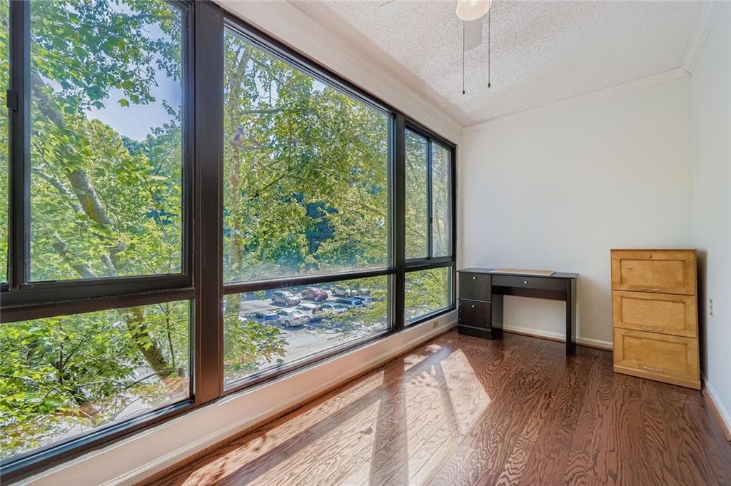 1 bedroom, 1 bathroom, 814 sq ft condominium for sale at 1800 Clairmont Lake A325, Decatur, GA 30033 — photo 6