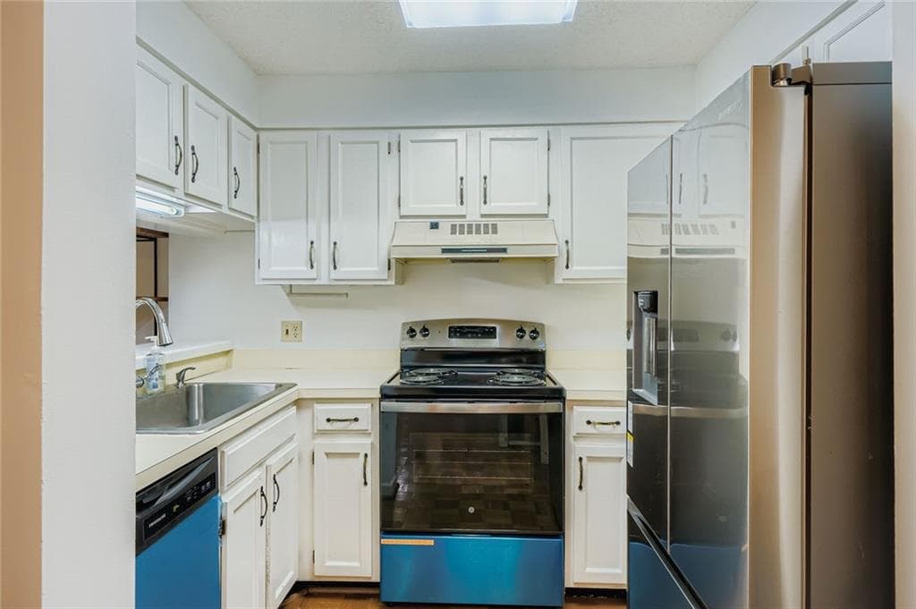 1 bedroom, 1 bathroom, 814 sq ft condominium for sale at 1800 Clairmont Lake A325, Decatur, GA 30033 — photo 8
