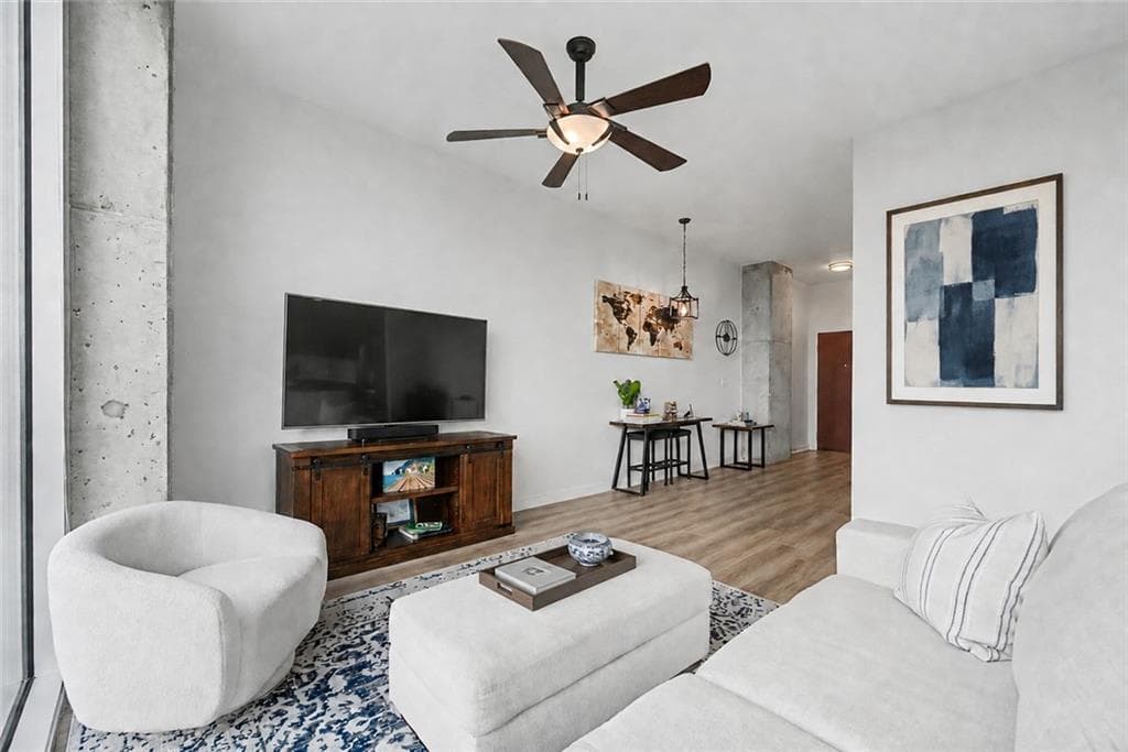1 bedroom, 1 bathroom, 824 sq ft condominium under contract at 3300 Windy Ridge Parkway 1007, Atlanta, GA 30339 — photo 4