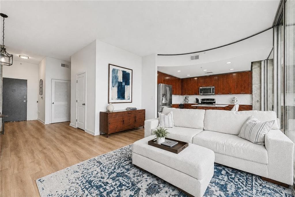 1 bedroom, 1 bathroom, 824 sq ft condominium under contract at 3300 Windy Ridge Parkway 1007, Atlanta, GA 30339