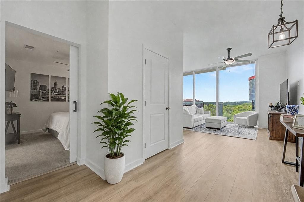 1 bedroom, 1 bathroom, 824 sq ft condominium under contract at 3300 Windy Ridge Parkway 1007, Atlanta, GA 30339 — photo 2