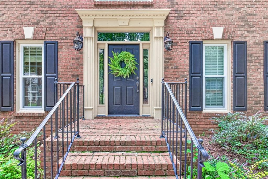 4 bedroom, 3 bathroom, 2,715 sq ft single family residence under contract at 2652 Forest Meadow Lane, Lawrenceville, GA 30043 — photo 2
