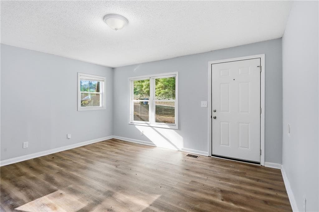 3 bedroom, 1 bathroom, 1,308 sq ft single family residence for sale at 1393 Northwest Drive, Atlanta, GA 30318 — photo 9