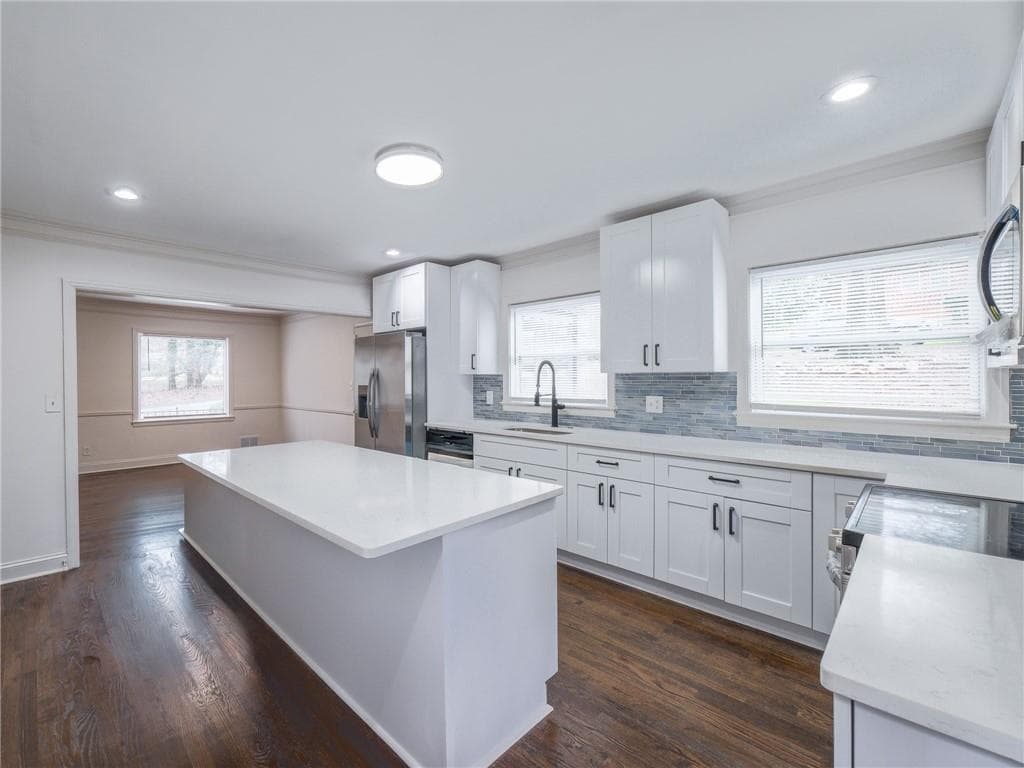 3 bedroom, 2 bathroom, 1,350 sq ft single family residence for sale at 1652 Brewer Boulevard, Atlanta, GA 30310 — photo 8