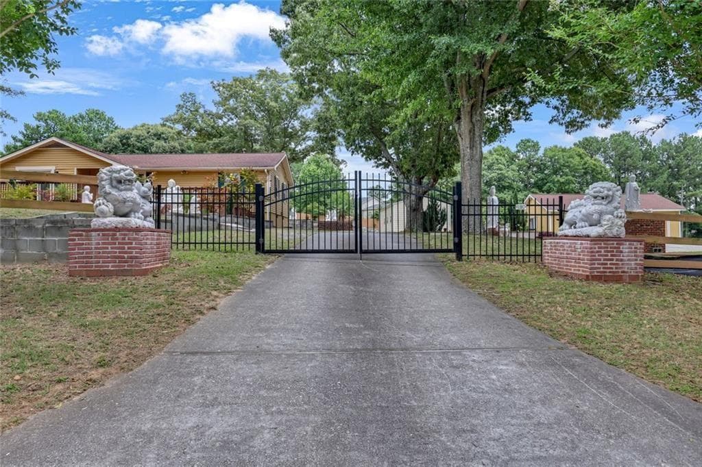 3 bedroom, 3 bathroom, 2,637 sq ft single family residence for sale at 1242 Cooper Road, Snellville, GA 30078