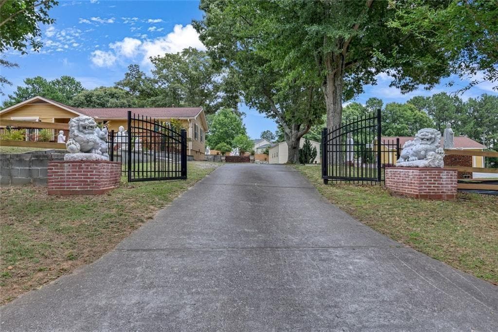3 bedroom, 3 bathroom, 2,637 sq ft single family residence for sale at 1242 Cooper Road, Snellville, GA 30078 — photo 2