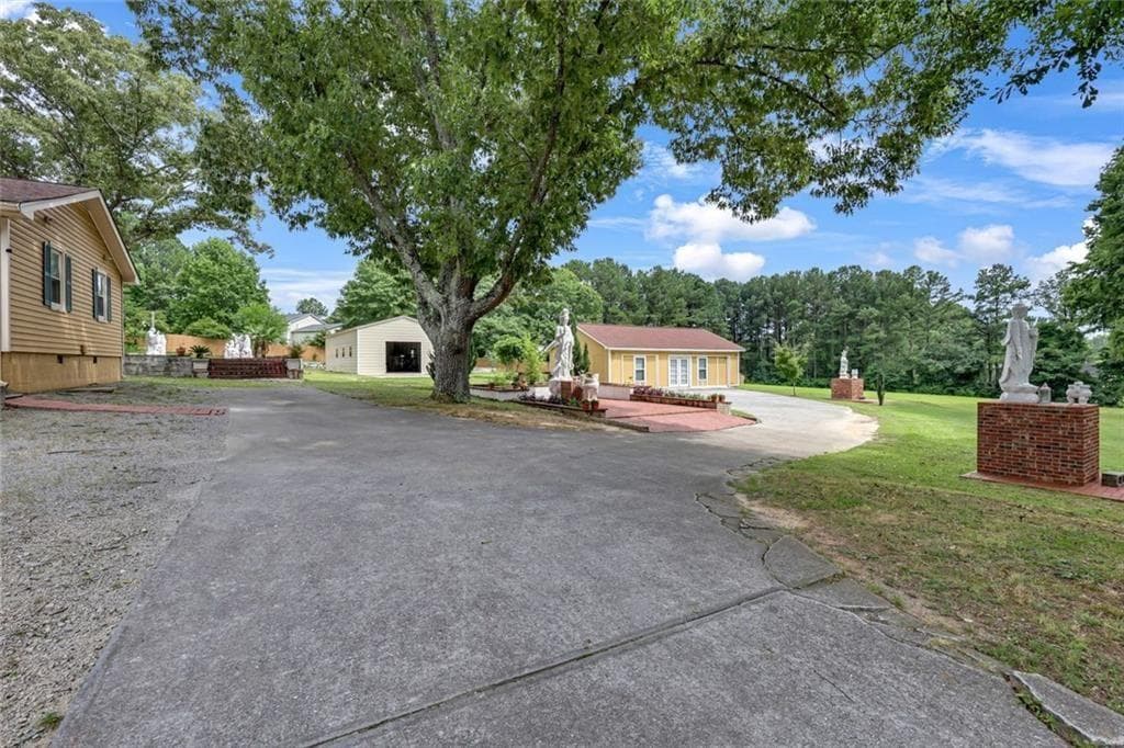 3 bedroom, 3 bathroom, 2,637 sq ft single family residence for sale at 1242 Cooper Road, Snellville, GA 30078 — photo 3