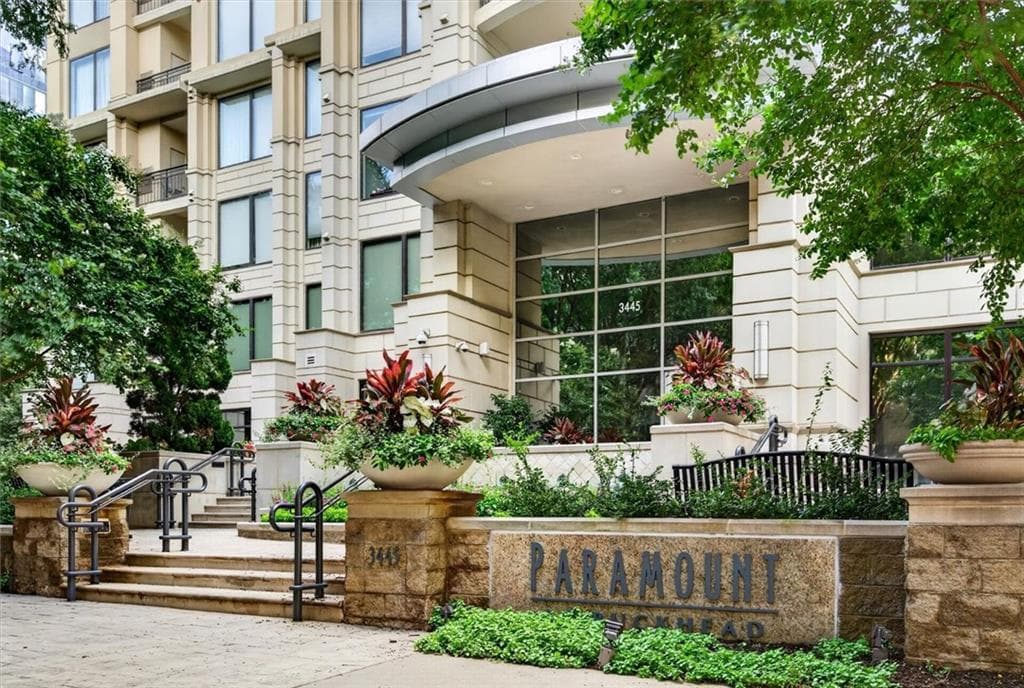 1 bedroom, 1 bathroom, 1,303 sq ft condominium for sale at 3445 Stratford Road 1508, Atlanta, GA 30326 — photo 2