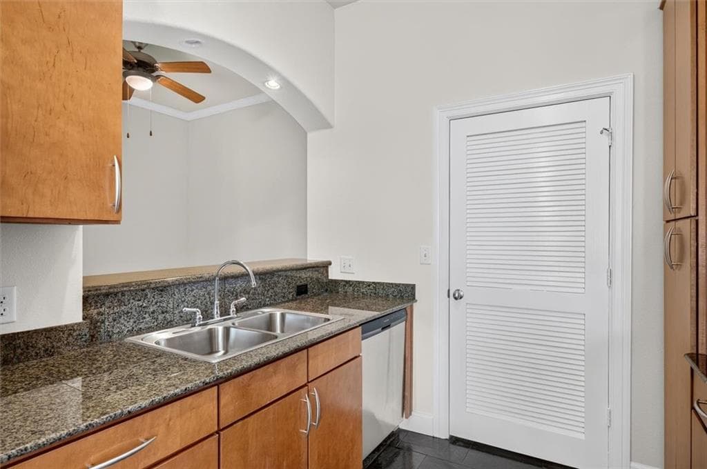 1 bedroom, 1 bathroom, 1,303 sq ft condominium for sale at 3445 Stratford Road 1508, Atlanta, GA 30326 — photo 8