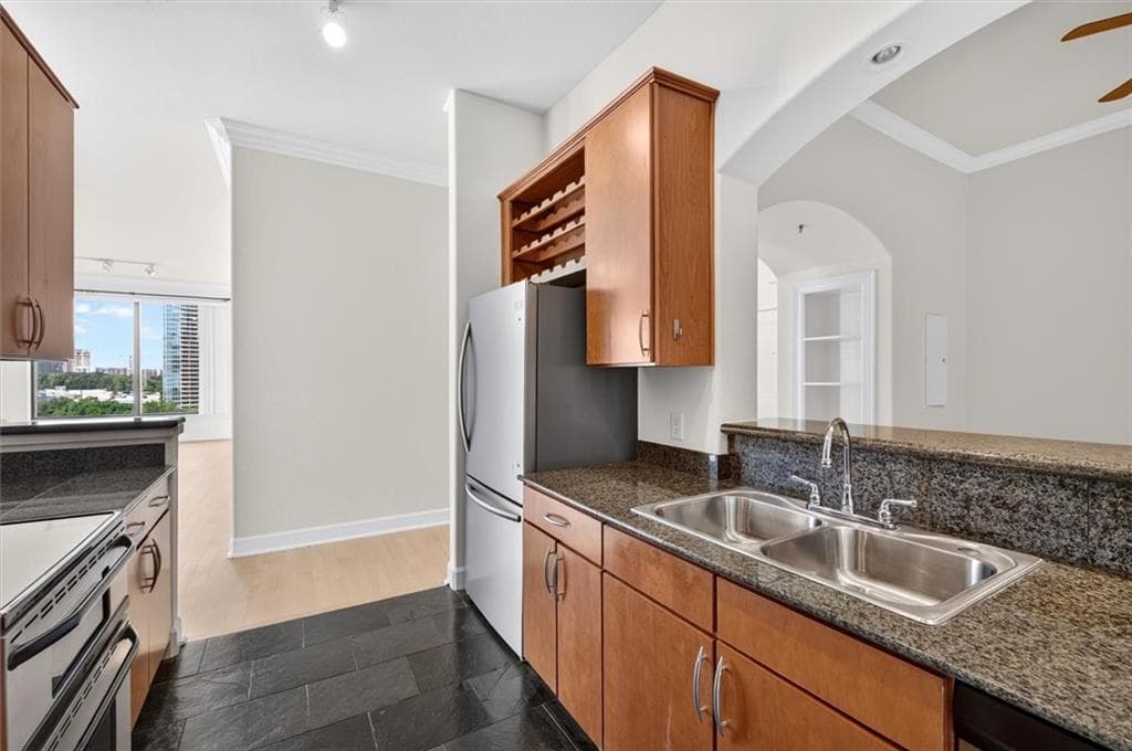 1 bedroom, 1 bathroom, 1,303 sq ft condominium for sale at 3445 Stratford Road 1508, Atlanta, GA 30326 — photo 9