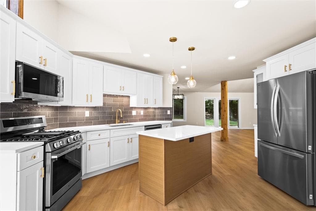 3 bedroom, 2 bathroom, 1,848 sq ft single family residence for sale at 6166 Stadium Court, Peachtree Corners, GA 30092 — photo 9