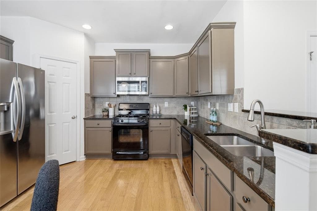 3 bedroom, 3 bathroom, 1,641 sq ft townhouse for sale at 855 Commonwealth Avenue, Atlanta, GA 30312 — photo 9