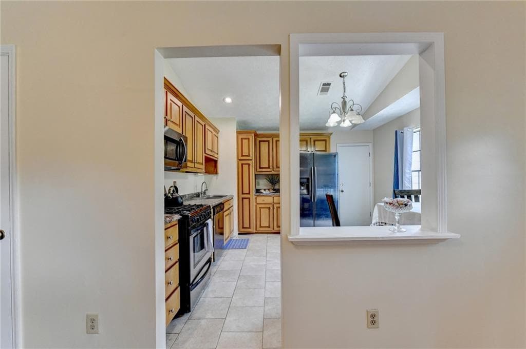 3 bedroom, 2 bathroom, 1,054 sq ft single family residence for sale at 3366 Highland Pine Way, Duluth, GA 30096 — photo 9