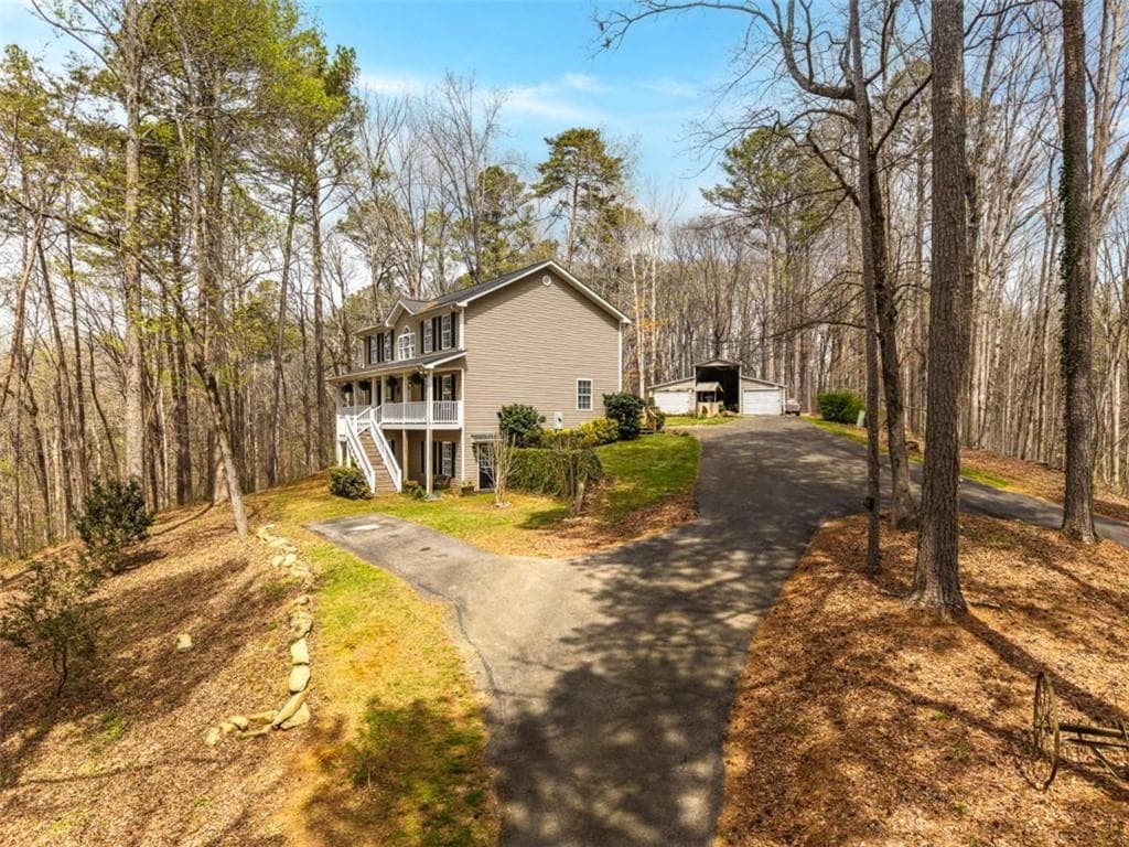 5 bedroom, 4 bathroom, 3,696 sq ft single family residence for sale at 134 Nicholson Lane, Talking Rock, GA 30175 — photo 3