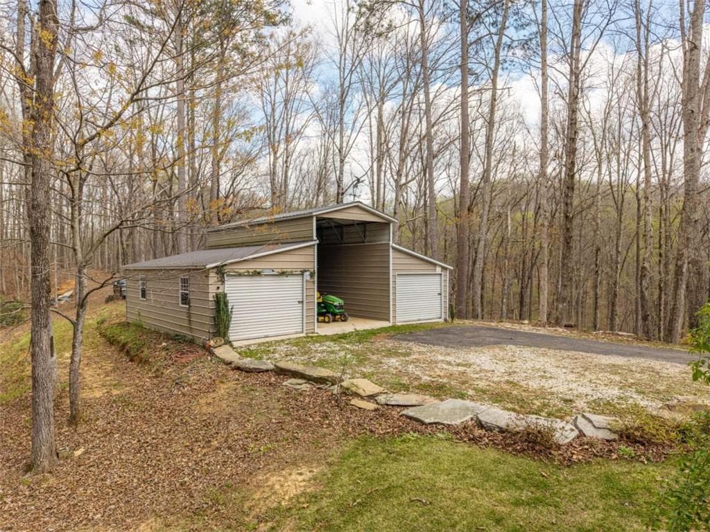 5 bedroom, 4 bathroom, 3,696 sq ft single family residence for sale at 134 Nicholson Lane, Talking Rock, GA 30175 — photo 4
