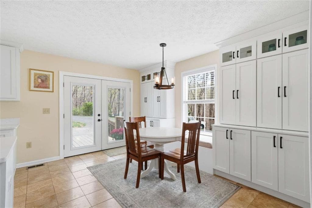 5 bedroom, 4 bathroom, 3,696 sq ft single family residence for sale at 134 Nicholson Lane, Talking Rock, GA 30175 — photo 6