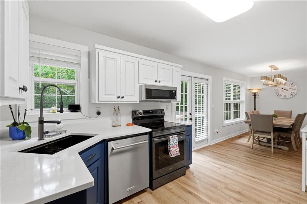 3 bedroom, 3 bathroom, 1,362 sq ft single family residence under contract at 2875 Capri Drive, Cumming, GA 30041 — photo 6