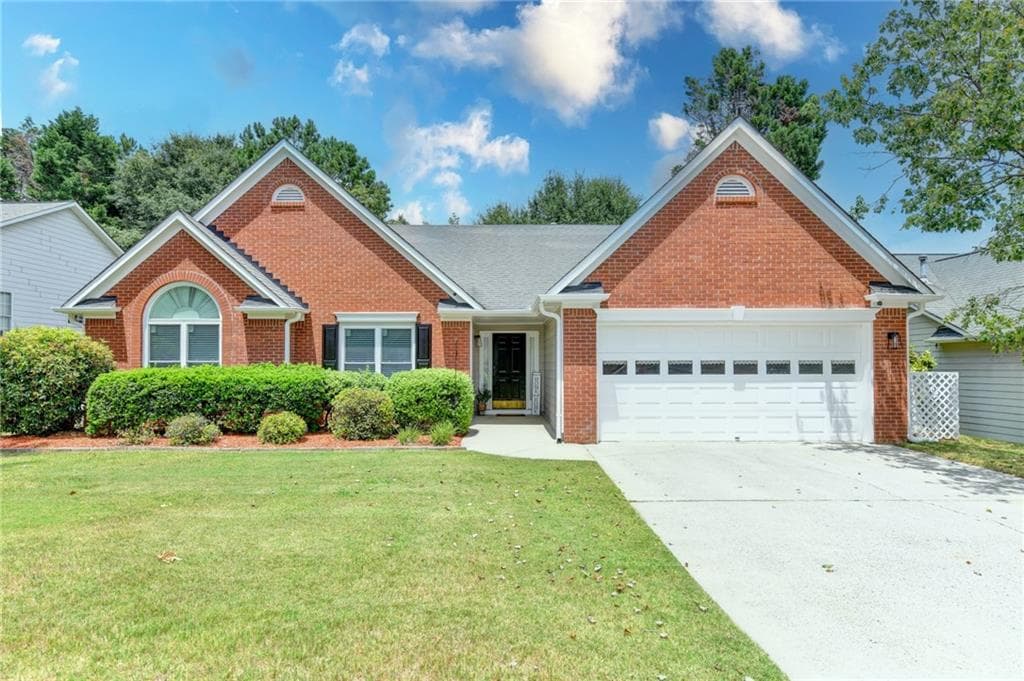 3 bedroom, 2 bathroom, 2,185 sq ft single family residence under contract at 1581 Highland Bluff Court, Suwanee, GA 30024