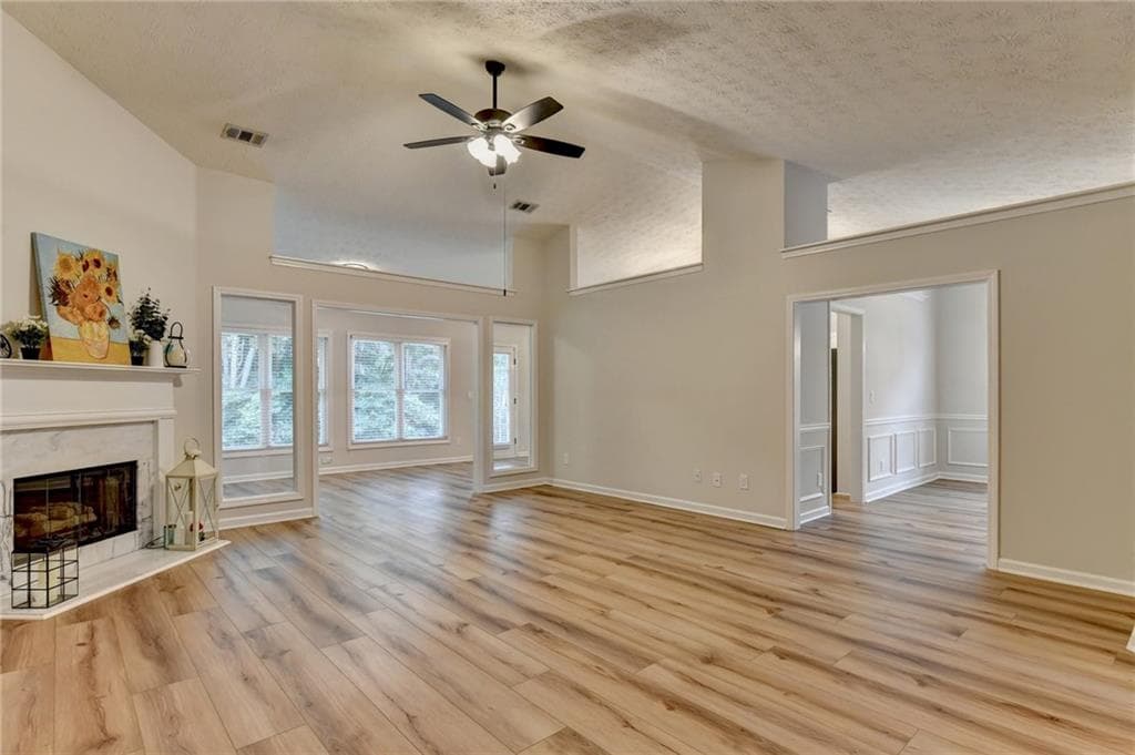 3 bedroom, 2 bathroom, 2,185 sq ft single family residence under contract at 1581 Highland Bluff Court, Suwanee, GA 30024 — photo 7
