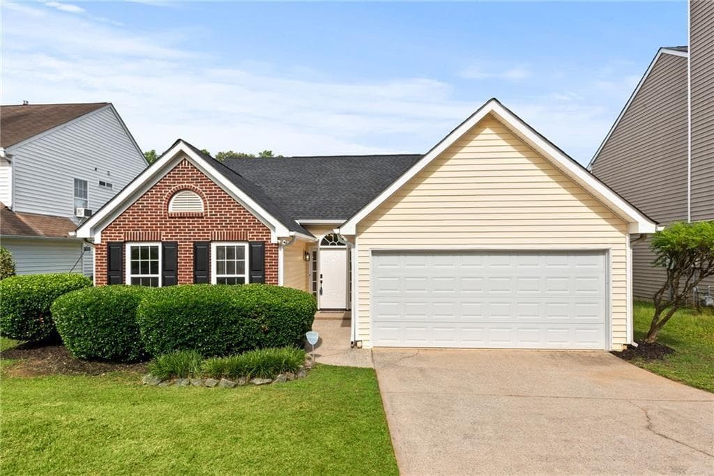 3 bedroom, 2 bathroom, 1,394 sq ft single family residence for rent at 4805 Nature Trail, Austell, GA 30106 for $1,900 a month — photo 1 of 36