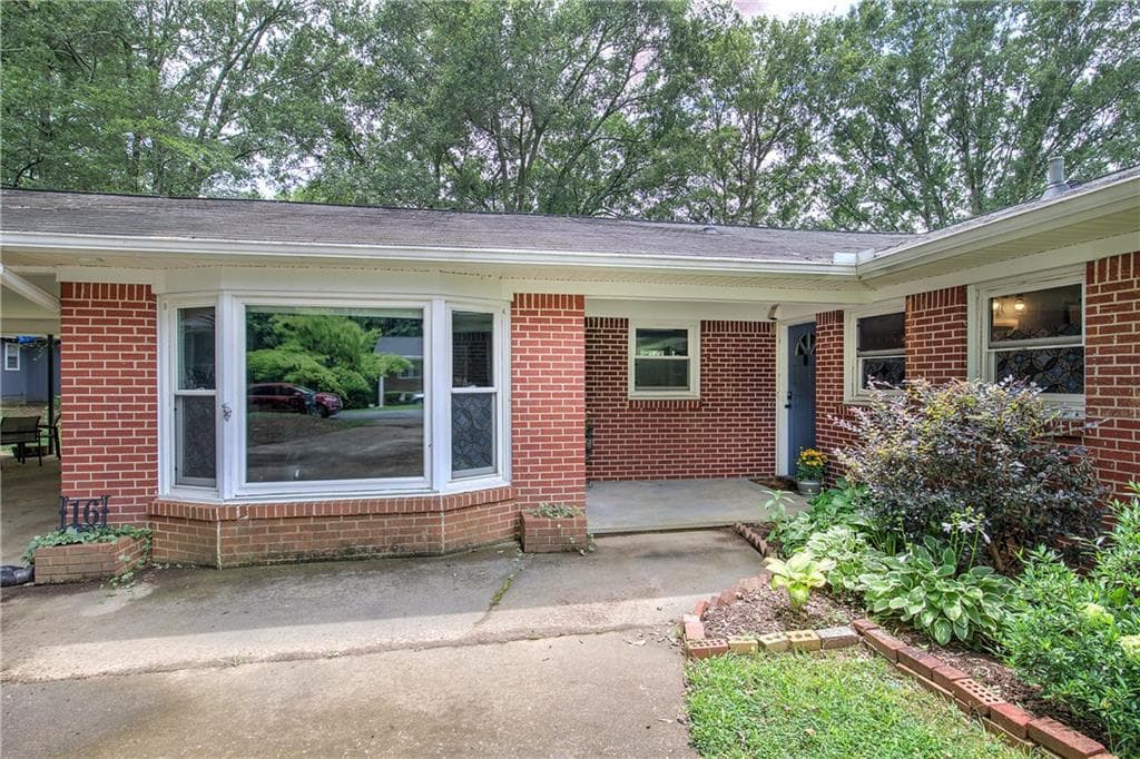 3 bedroom, 2 bathroom, 1,833 sq ft single family residence for sale at 16 Jones Mill Place, Cartersville, GA 30120 — photo 3